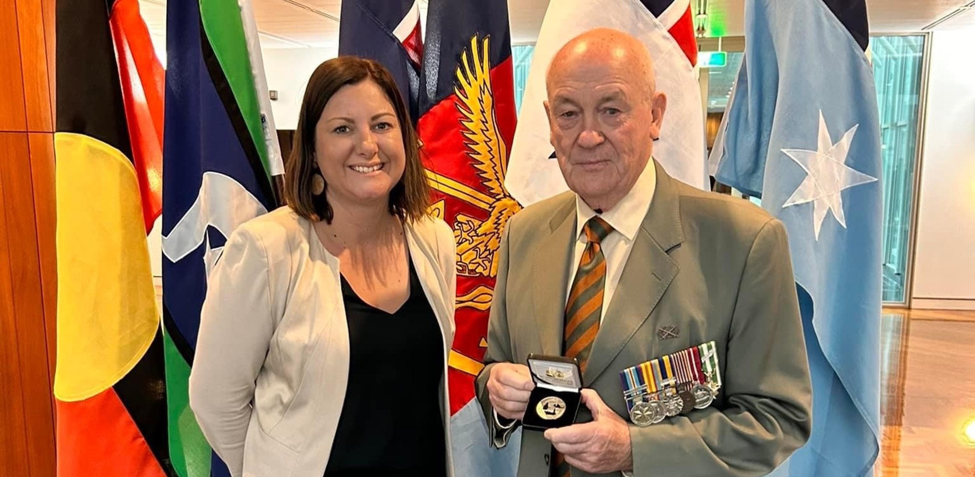 COMMEMORATIVE MEDALLION TO MARK 50 YEARS SINCE THE END OF AUSTRALIA'S INVOLVEMENT IN THE VIETNAM WAR Main Image